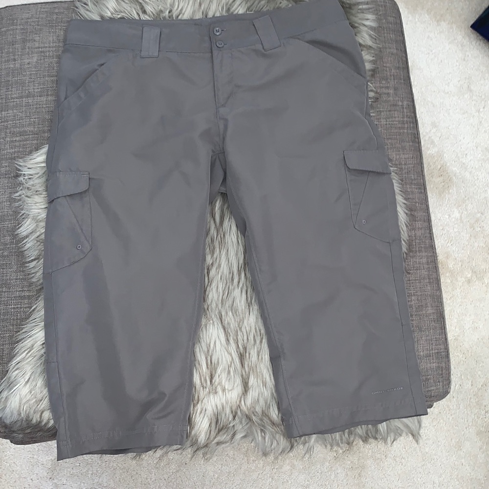 Columbia Omni-shade hiking trail capris gray SZ 10